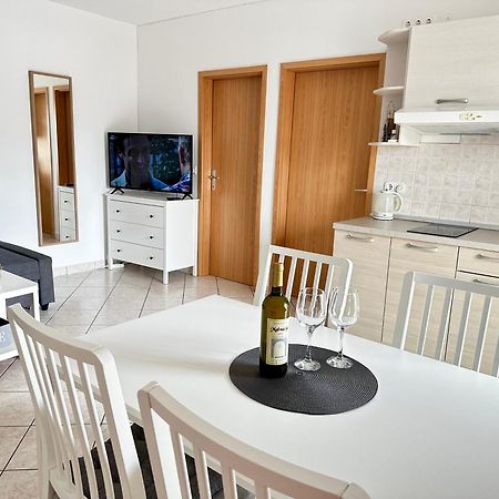 Apartments Vojvoda ポレッチ エクステリア 写真