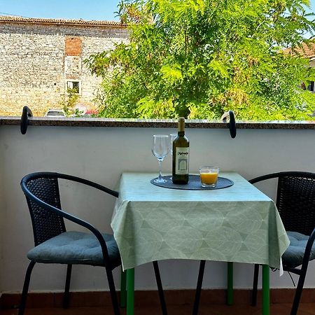 Apartments Vojvoda ポレッチ エクステリア 写真