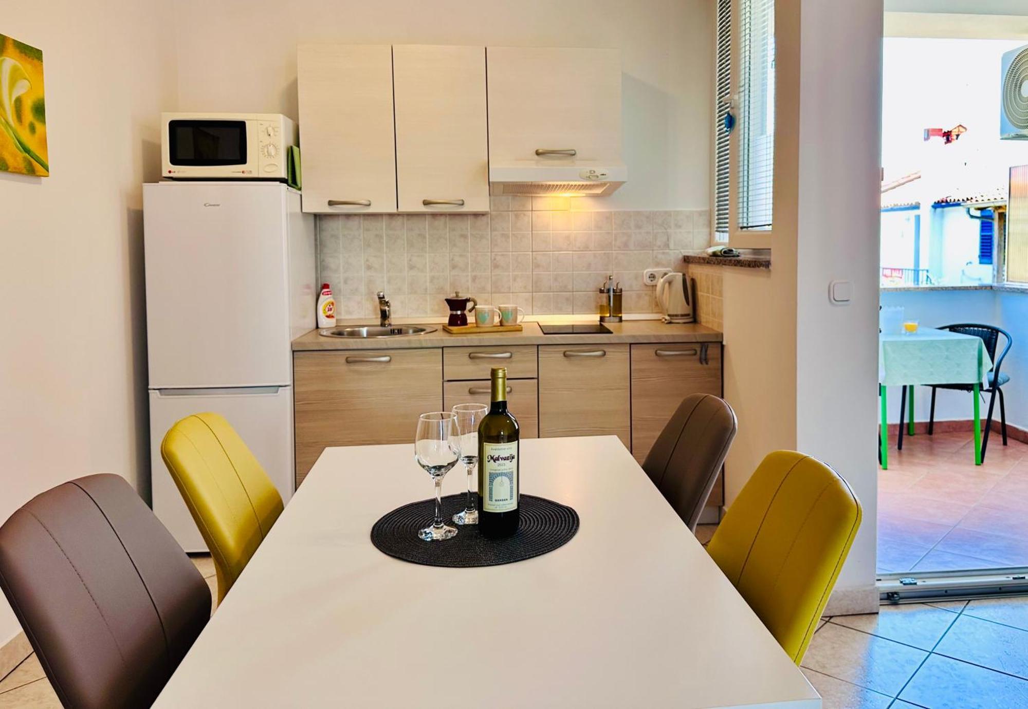Apartments Vojvoda ポレッチ エクステリア 写真